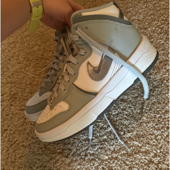 nike dunks light smoke grey. size US 7.5  worn once - Picture 2 of 2